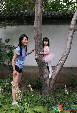 赵子琪和女儿