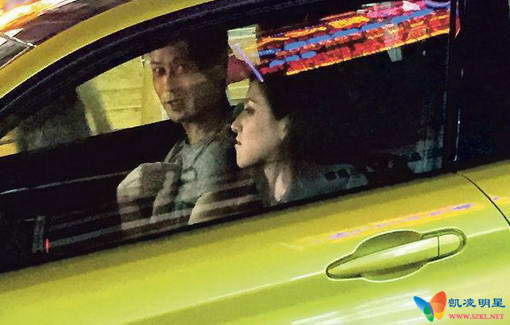 郑嘉颖被粉丝在街上“捕获”，与陈凯琳在车厢谈情。
