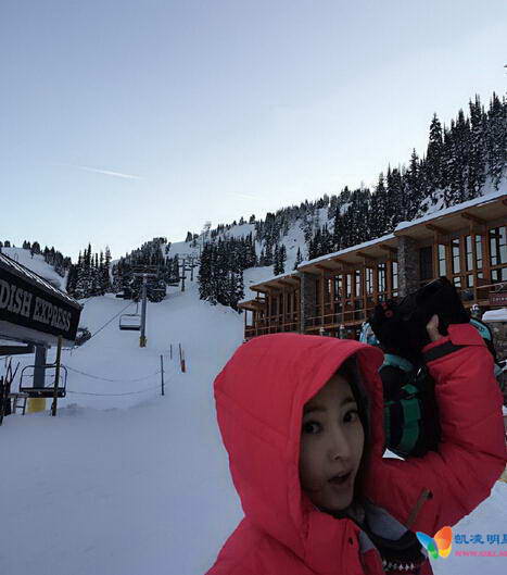 王丽坤走出小三风波 加拿大滑雪心情靓