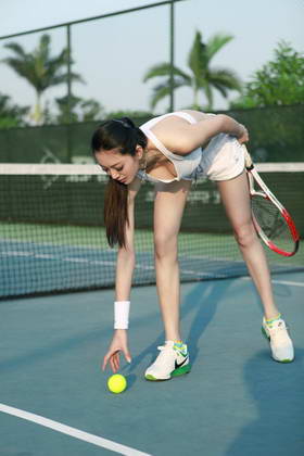 美女模特之最美超模艾尚真网球写真（18P）