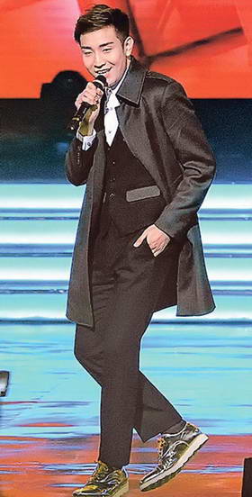 获颁《最佳跳舞歌曲》金奖的狄易达透露被提议转唱慢歌。