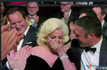 Lady Gaga获奖，开心得喜极而泣