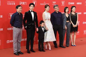 巨星扎堆第19届上海国际电影节开幕红毯