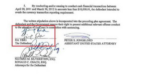 英达在联邦检察官办公室出具的认罪书上签字
