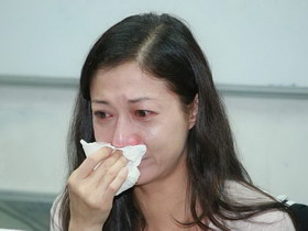 吴绮莉记者会痛哭 只希望女儿能够回家