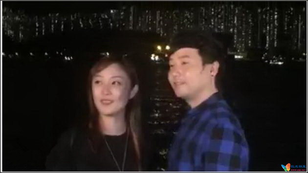 歌手叶文辉出动邮轮示爱女友 突击直播求婚成功