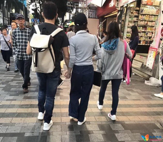 隆诗夫妇逛街被偶遇vpic:201711/Wu_Qi_Long_1b3c2l