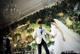 组图:李茂与弦子结婚两周年 晒海量婚礼照甜蜜表白妻子
