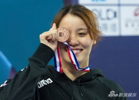 4月16日，傅园慧全国冠军赛女子100米仰泳决赛中傅园慧获得名列第三名。 新华社记者 曹阳 摄